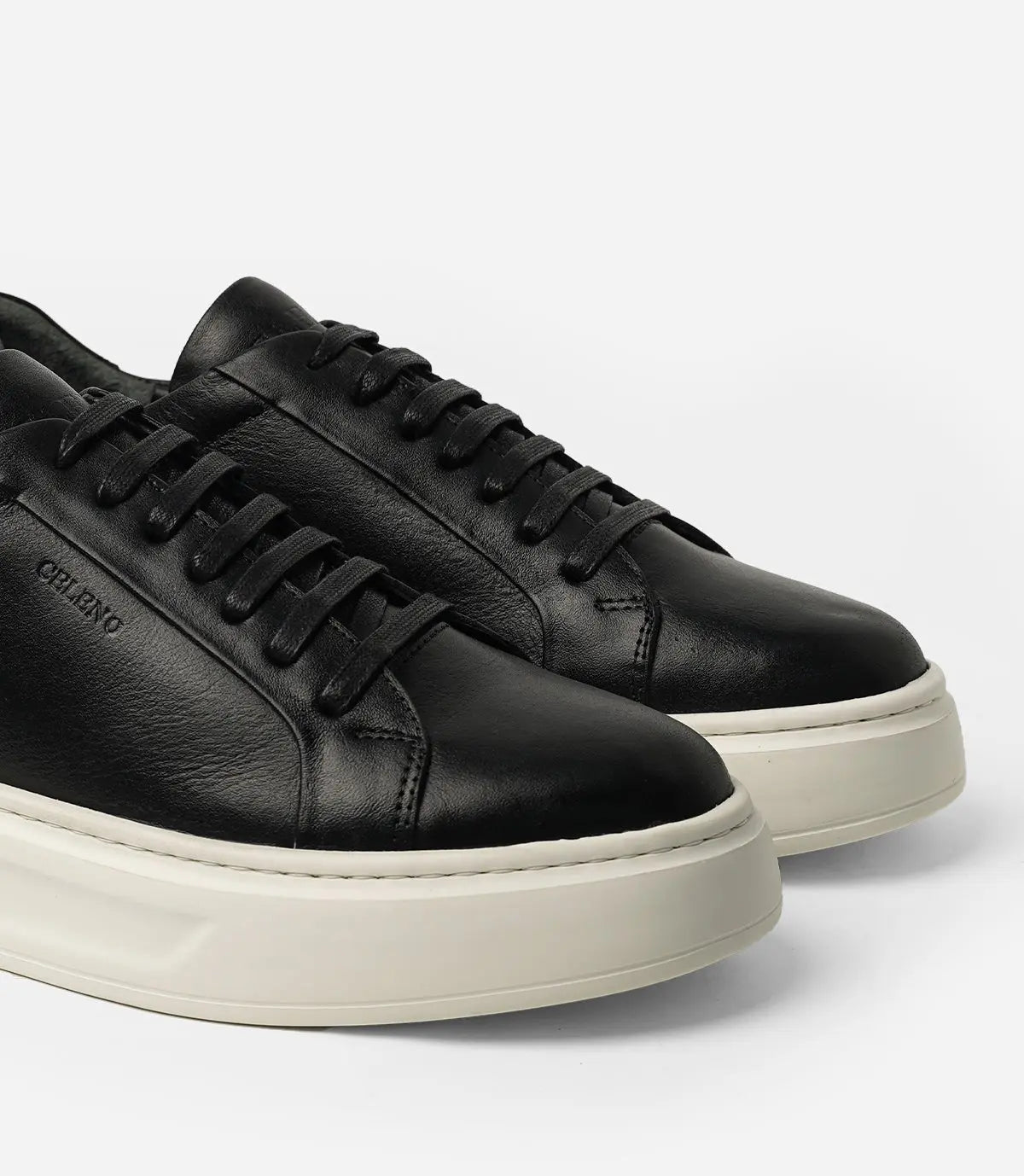 Basket Royale en Cuir Noir avec Semelle Blanche – CL6065 Celeno