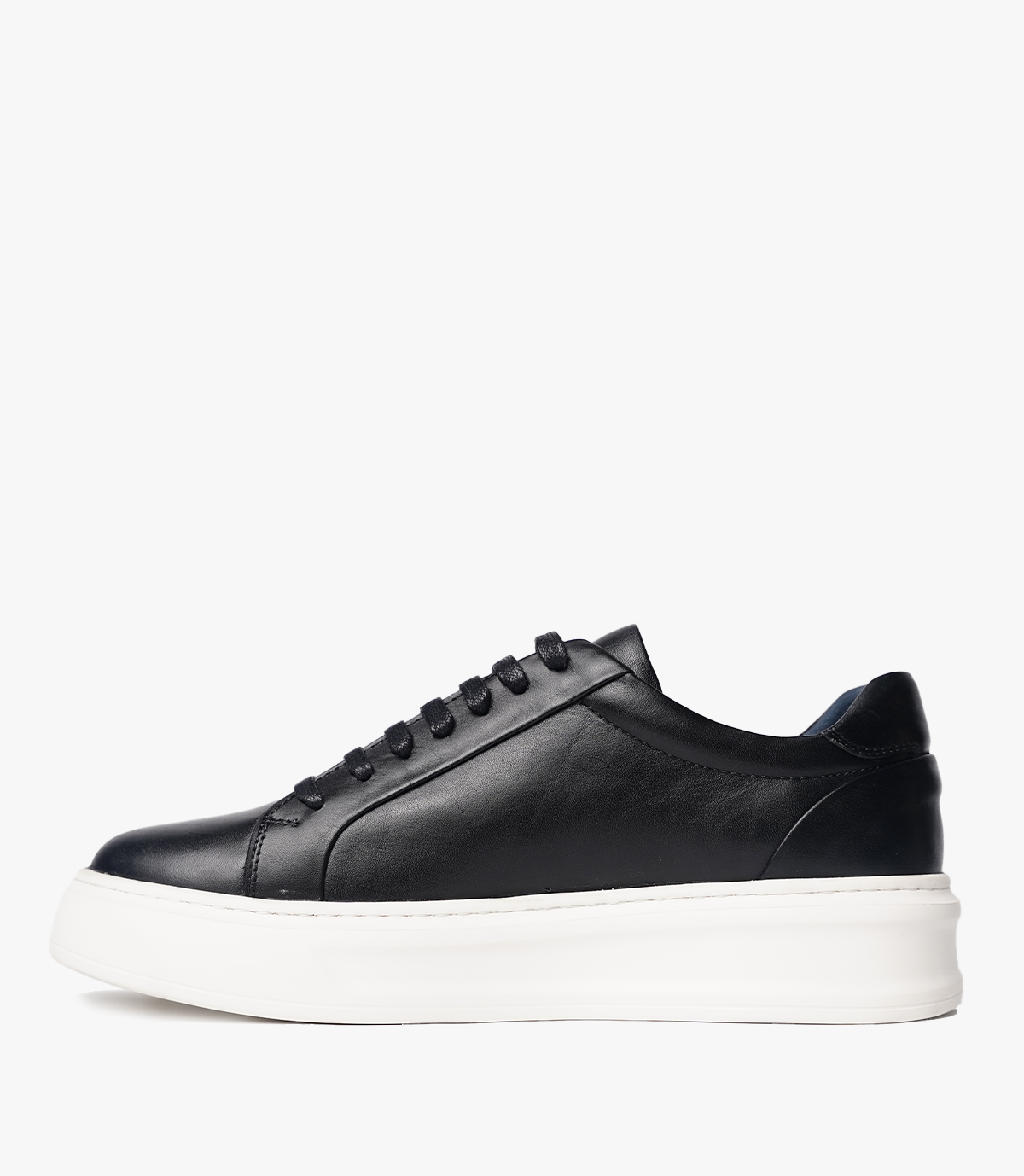 BASKET ROYALE en Cuir, Noir avec la semelle blanche – CL6065