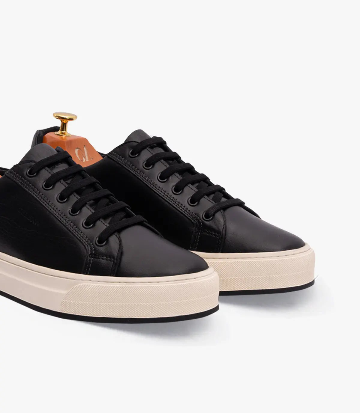 BASKET ROGUE en Cuir, Noir– CL6073 Celeno