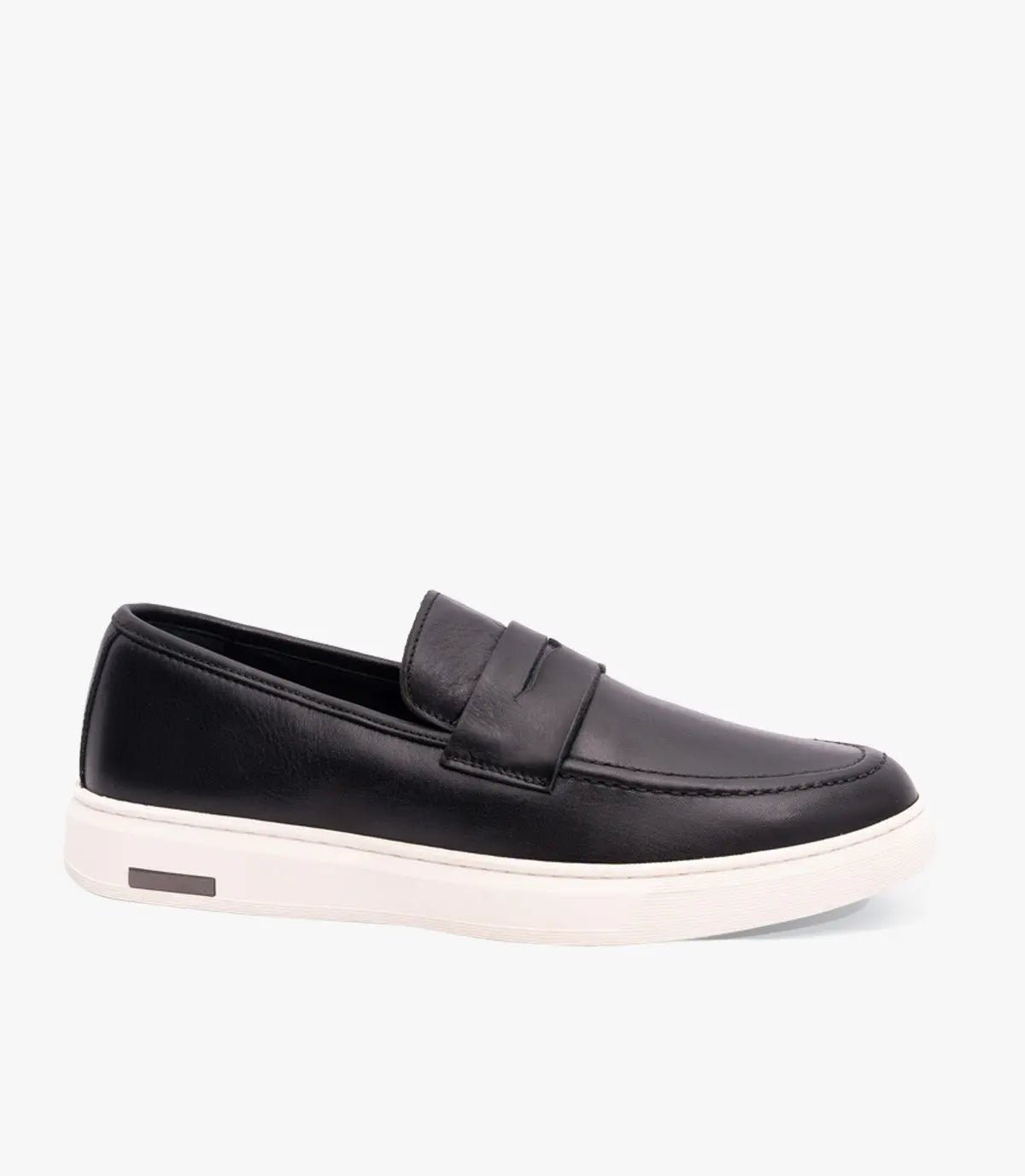 MOCASSIN ADDLER en Cuir, Noir, semelle blanche – CL6044 Celeno