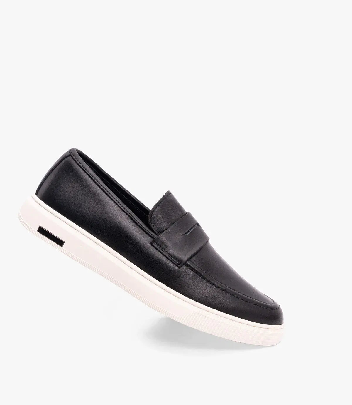 MOCASSIN ADDLER en Cuir, Noir, semelle blanche – CL6044 Celeno