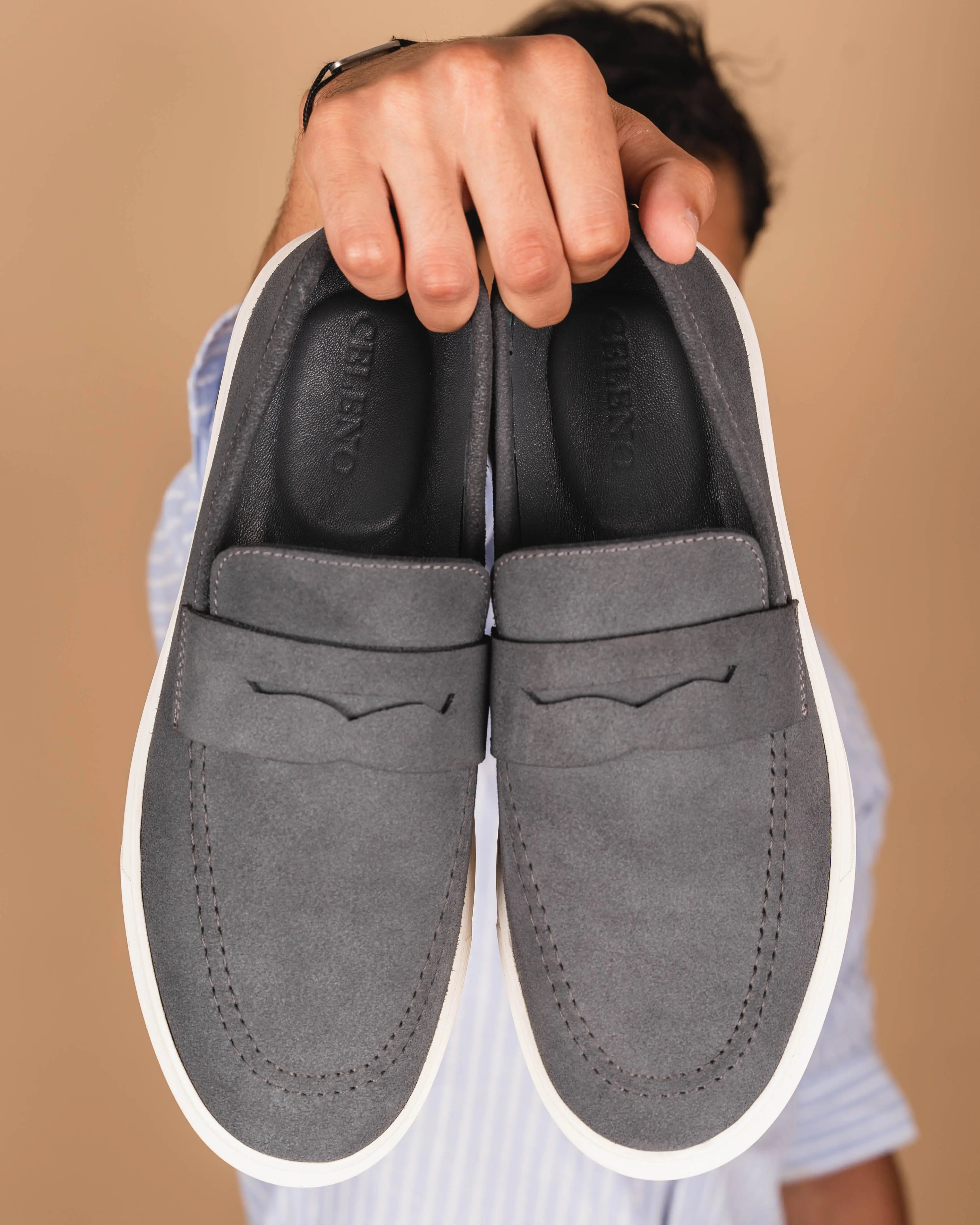 MOCASSIN ADDLER EN Daim, Gris – CL6044 Celeno