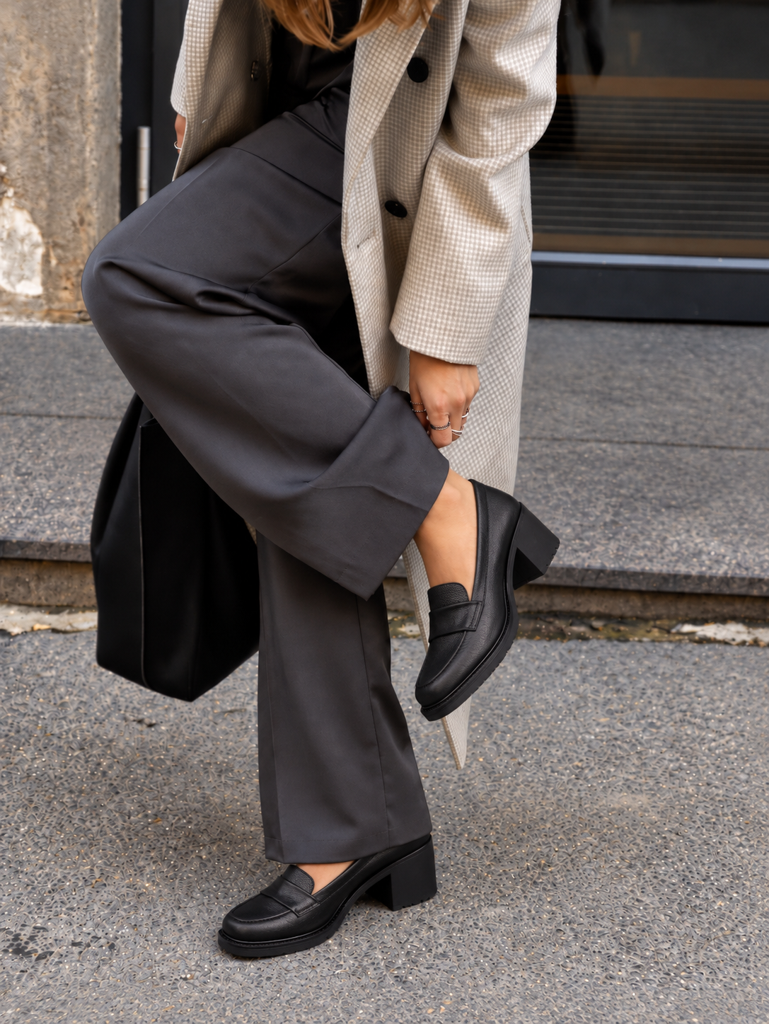MOCASSIN SOFIA EN CUIR NOIR – 2300