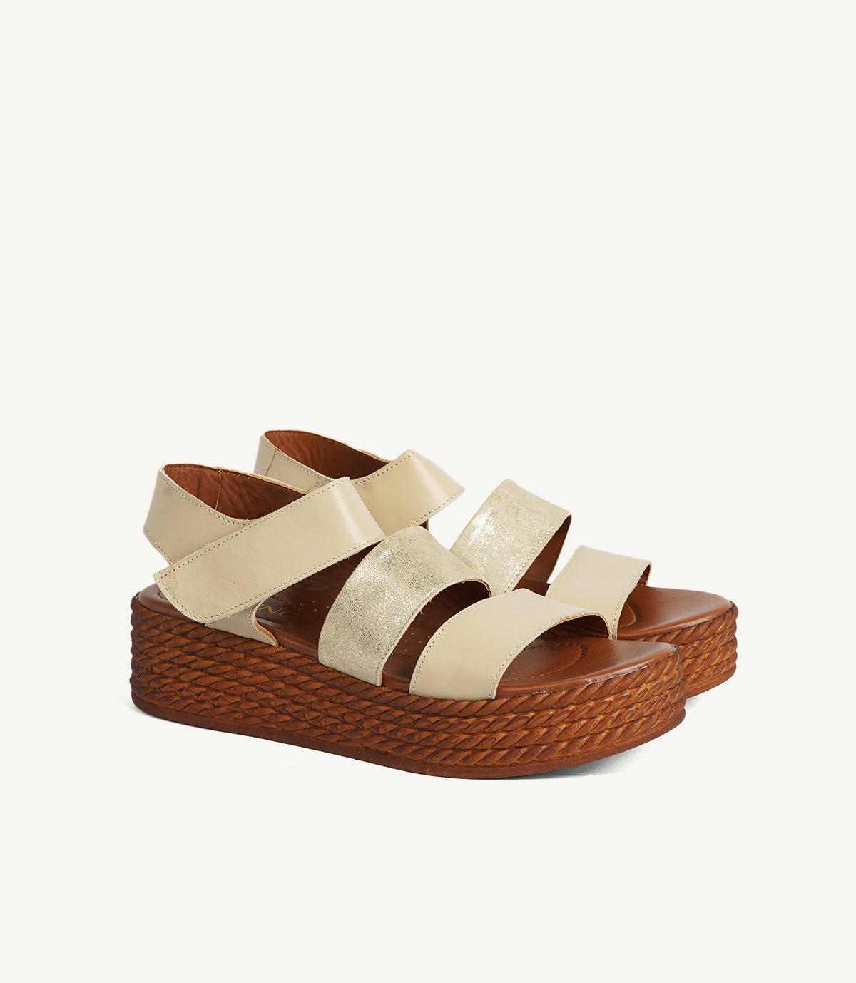 2455 Sandales SOLÉNA en Daim Beige et Doré