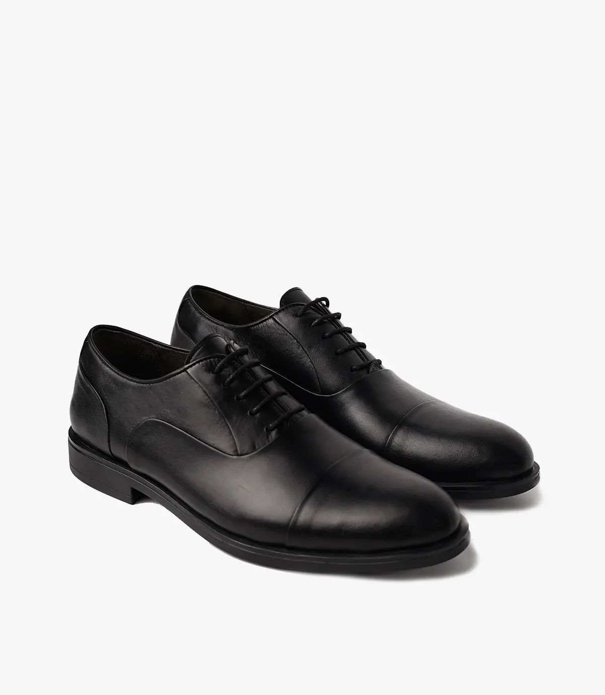 Sovereign en Cuir, Noir-CL480 Celeno