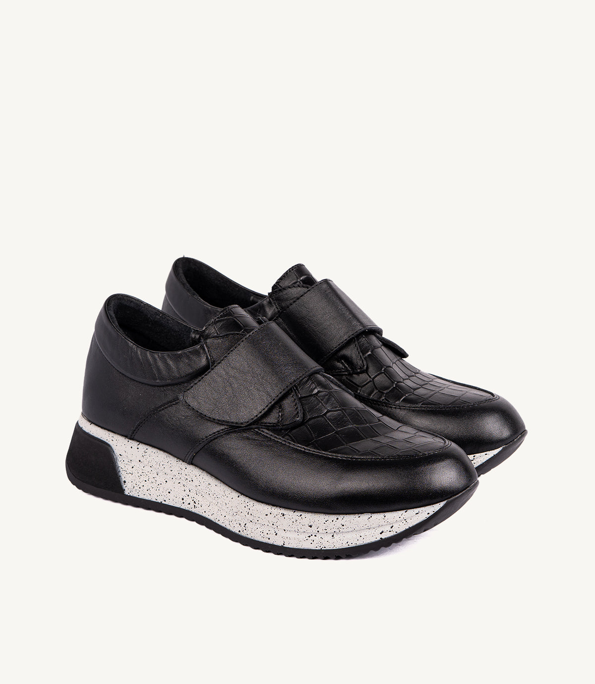 ELYA EN CUIR NOIR – CL2501