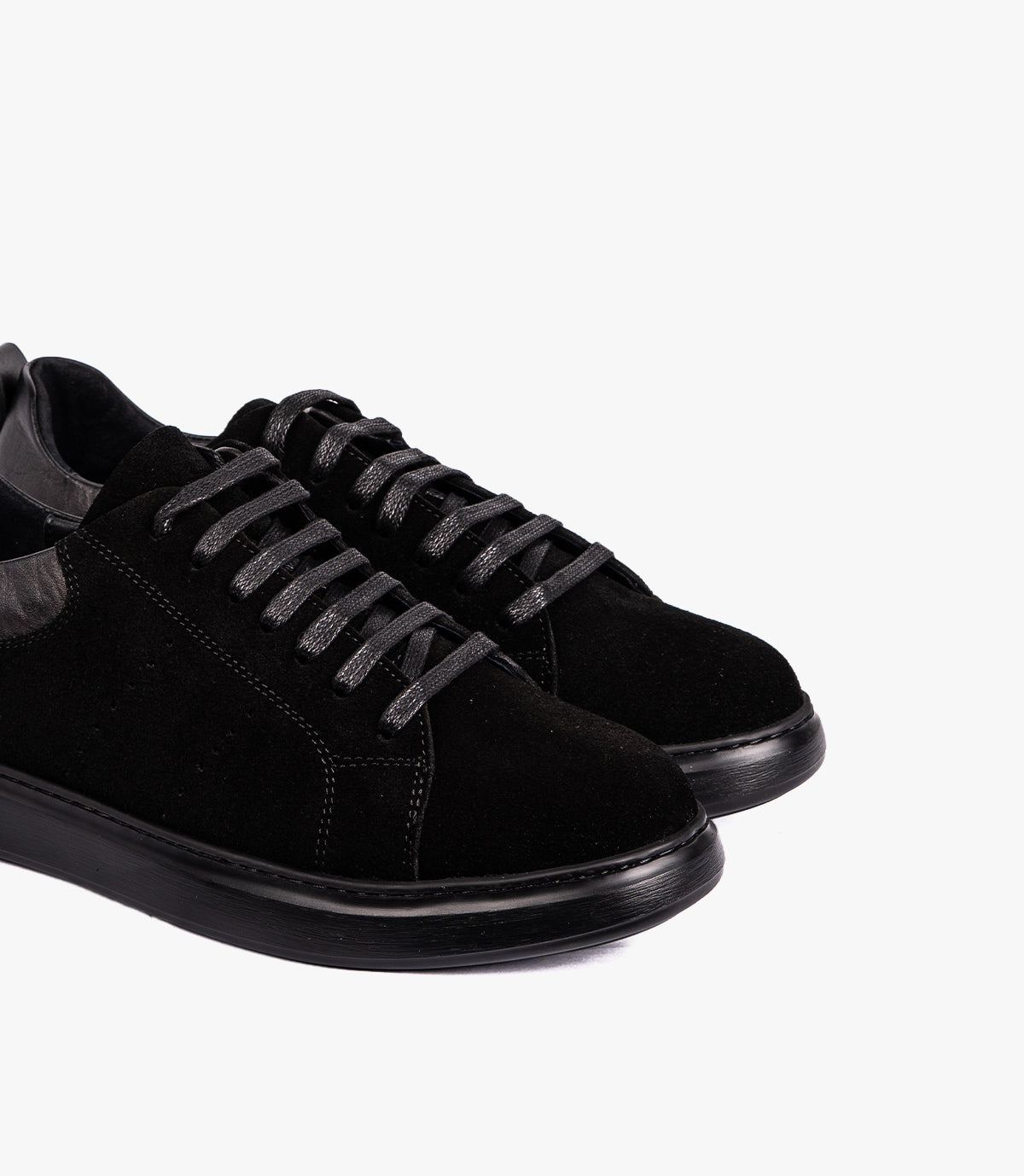 BASKET NOLAN EN DAIM NOIR – CL103