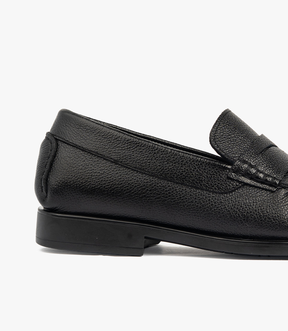 MOCASSIN EN CUIR NOIR- CL110