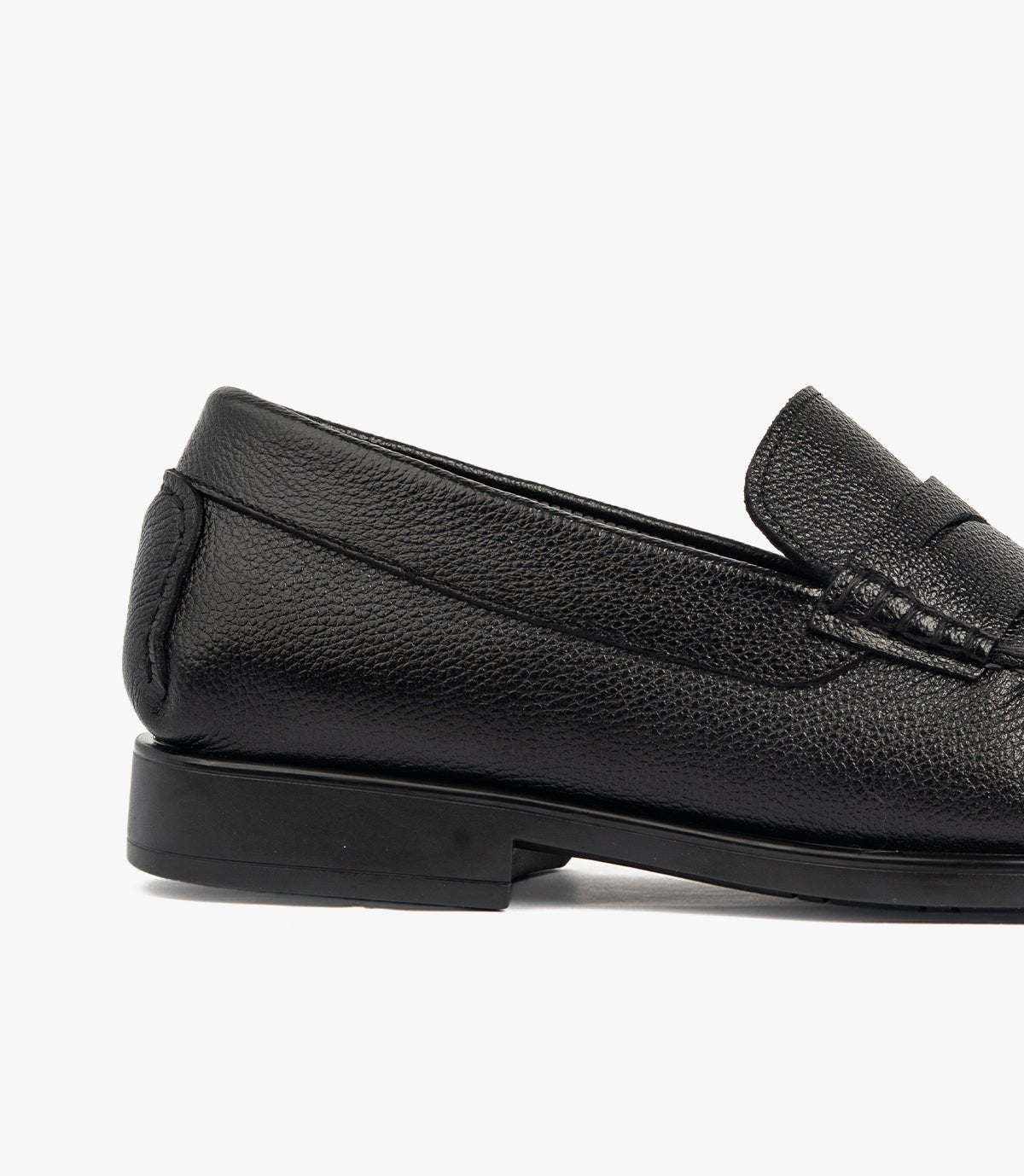 MOCASSIN EN CUIR NOIR- CL110