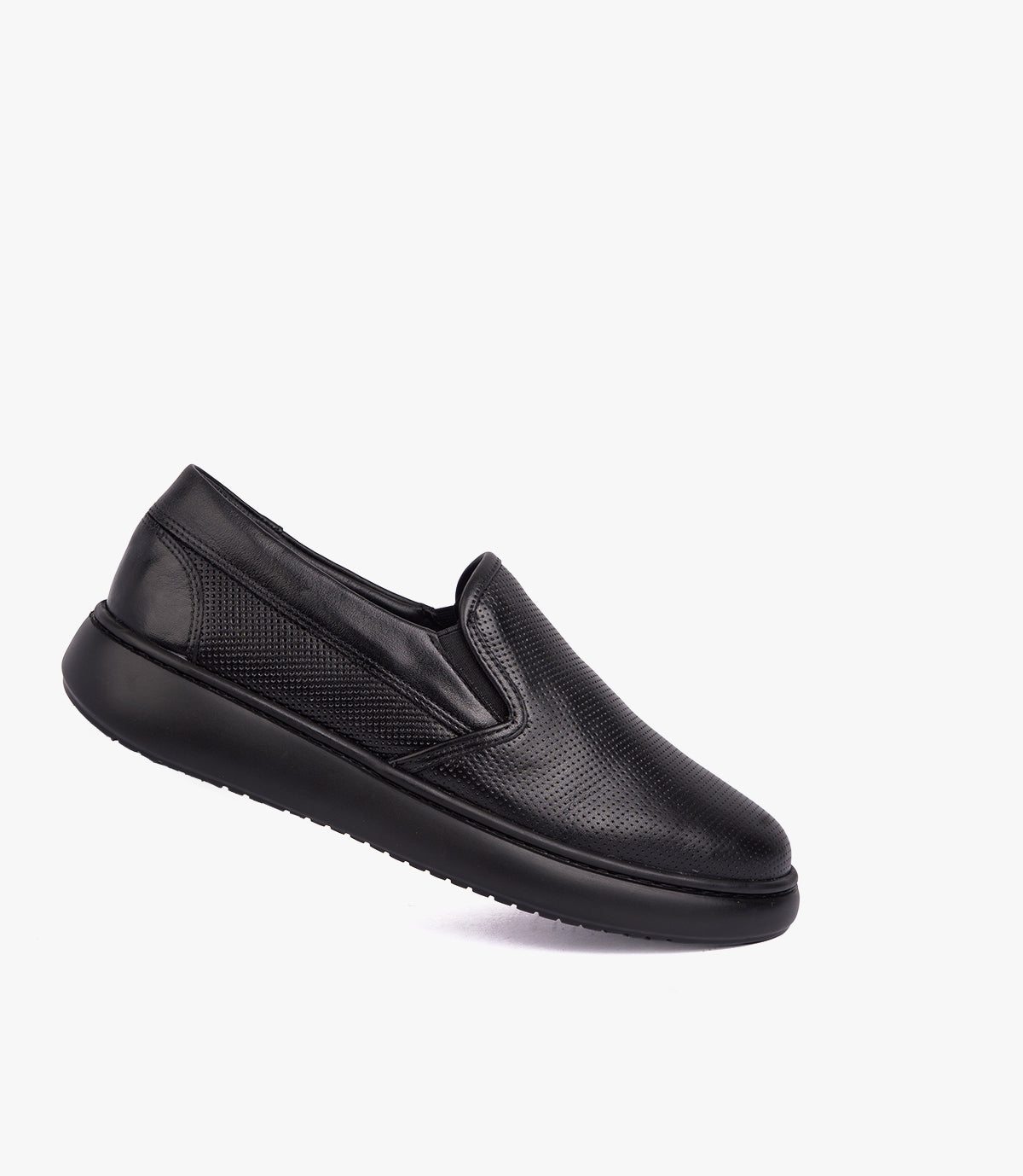 BASKET SLIP-ON NASSIM EN CUIR PERFORÉ, NOIR – CL5022