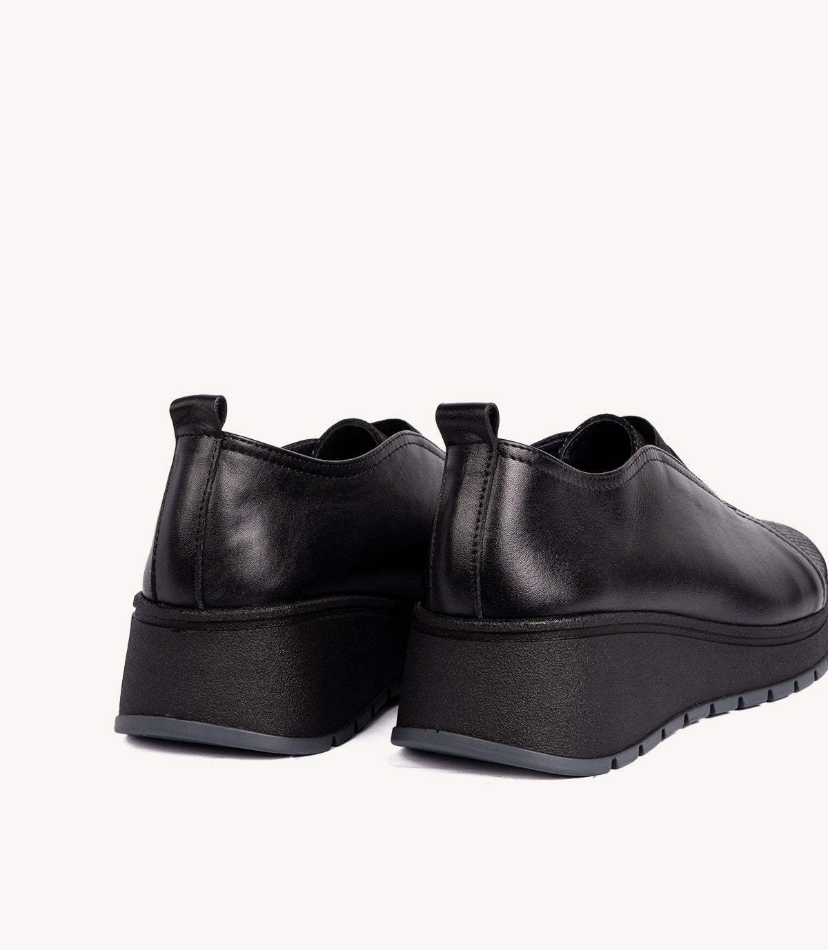 ALYA EN CUIR NOIR – 2516