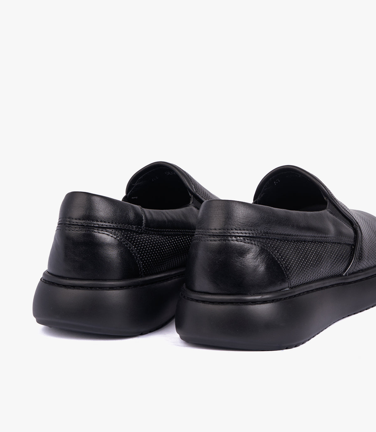BASKET SLIP-ON NASSIM EN CUIR PERFORÉ, NOIR – CL5022