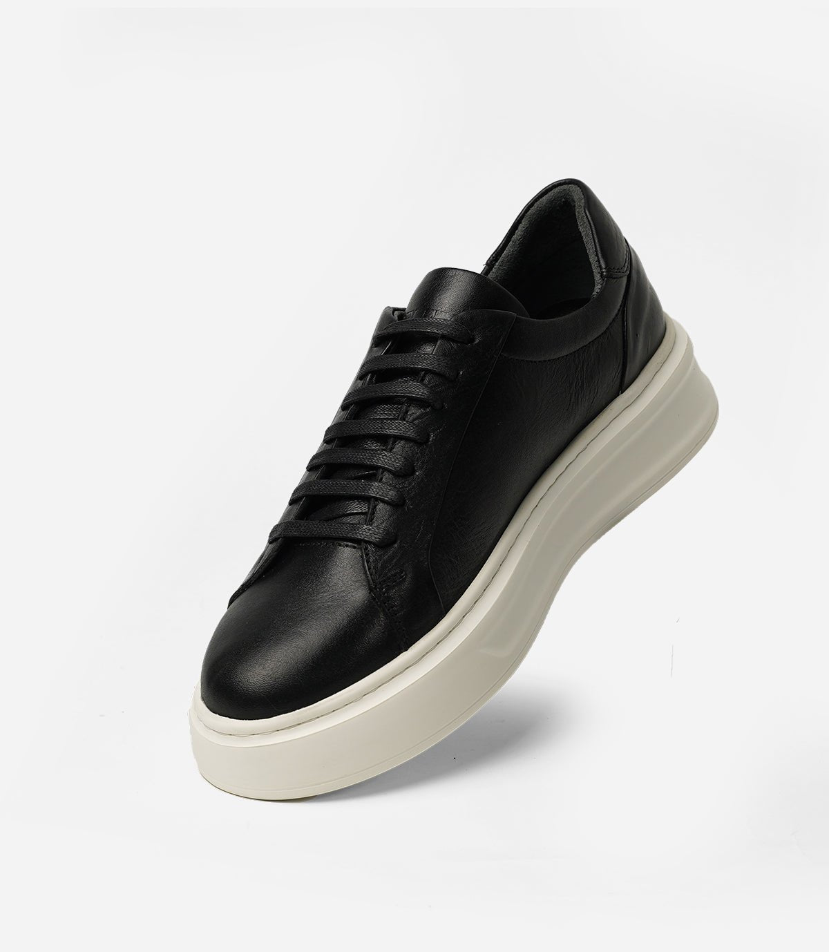 Basket Royale en Cuir Noir avec Semelle Blanche – CL6065