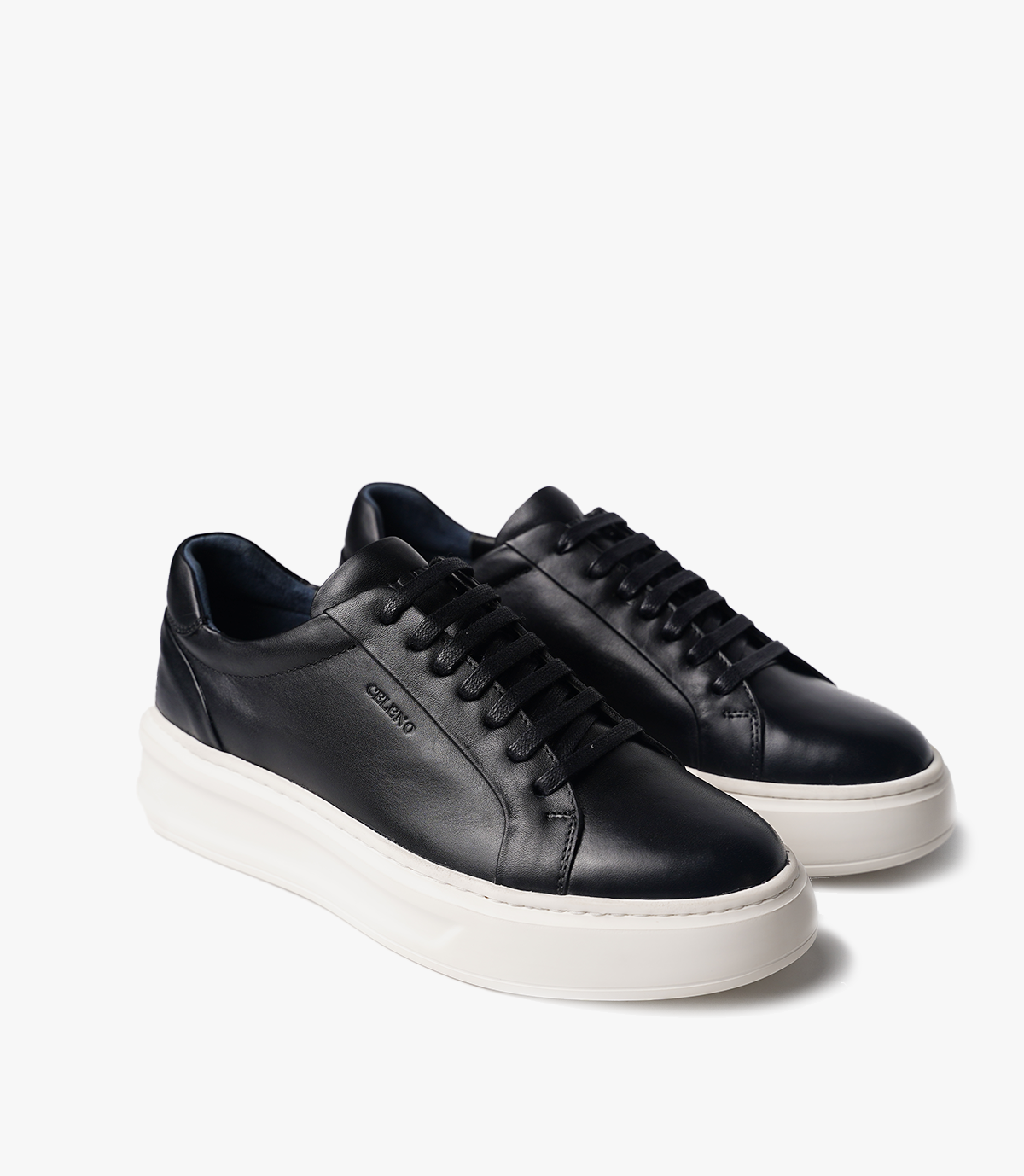 BASKET ROYALE en Cuir, Noir avec la semelle blanche – CL6065