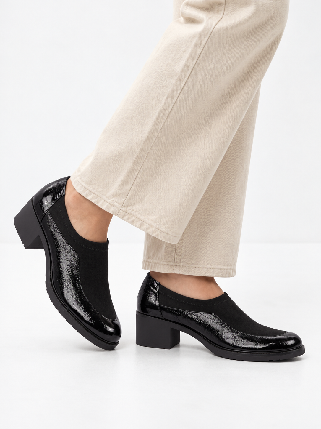 MOCASSIN À TALON EN CUIR NOIR - 2509
