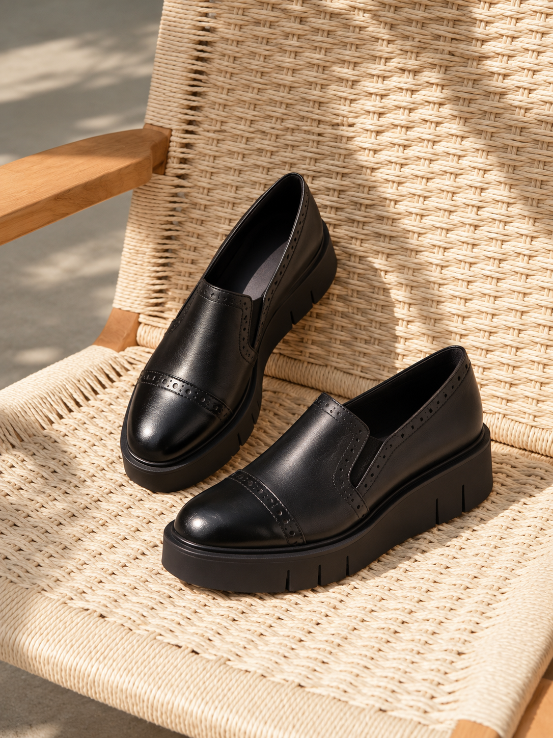 MOCASSIN RYVEN EN CUIR NOIR - 2506
