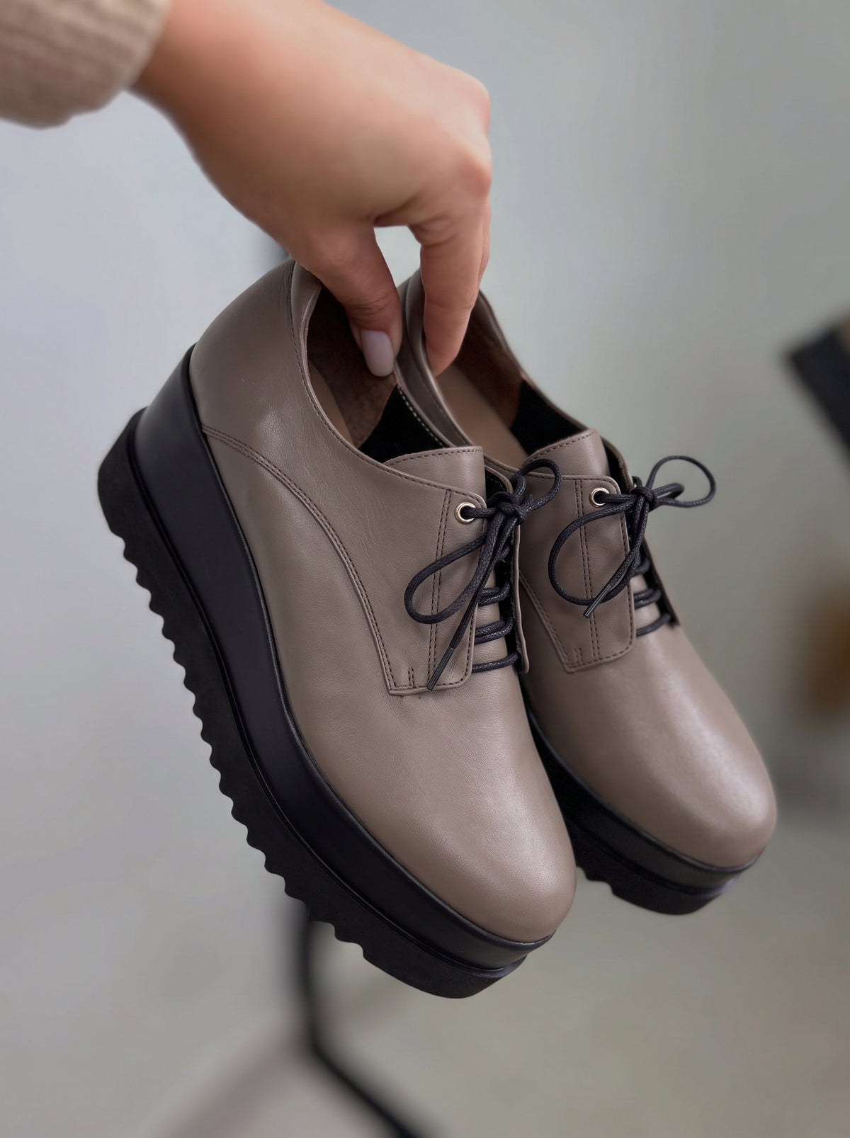 EVAN EN CUIR TAUPE