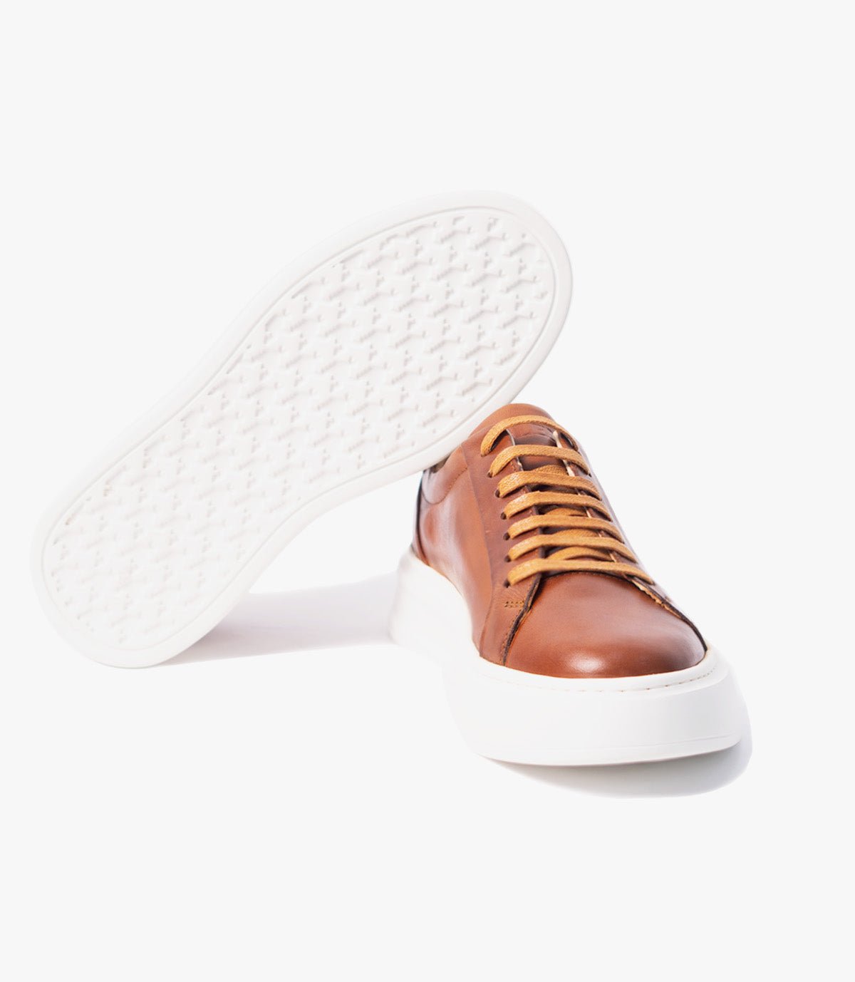 Basket Royale en Cuir Marron  Cognac avec Semelle Blanche – CL6065