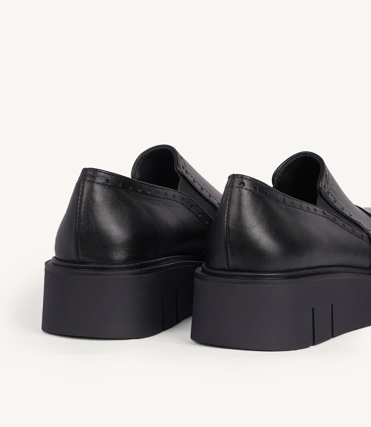 MOCASSIN RYVEN EN CUIR NOIR - 2506