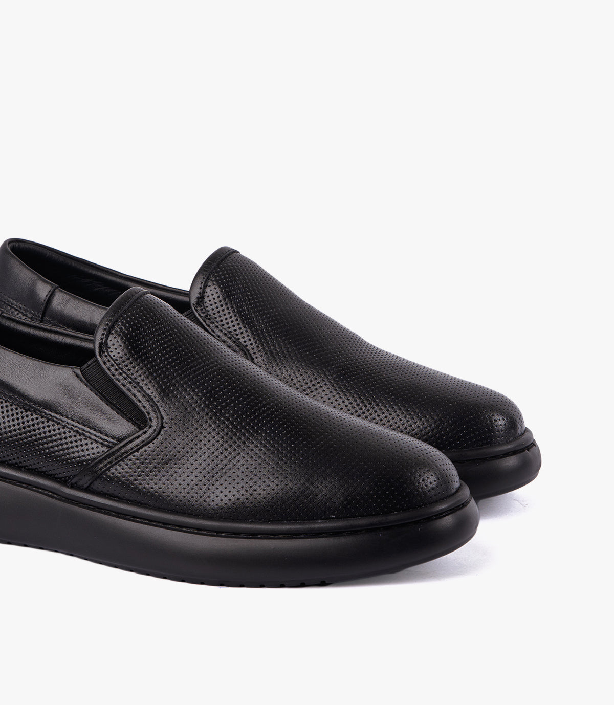 BASKET SLIP-ON NASSIM EN CUIR PERFORÉ, NOIR – CL5022