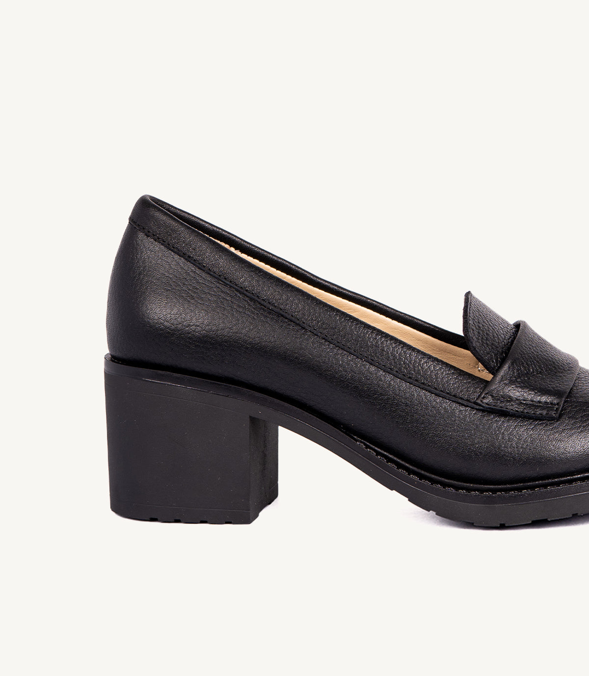 MOCASSIN SOFIA EN CUIR NOIR – 2300