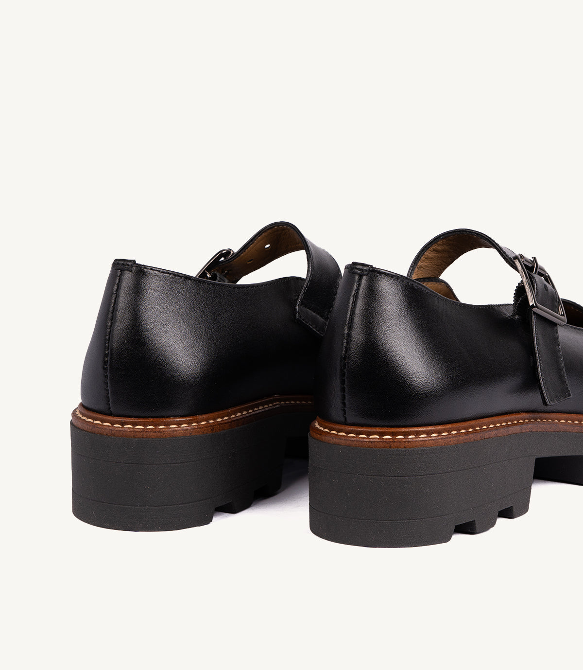 NAYA EN CUIR NOIR – CL2128