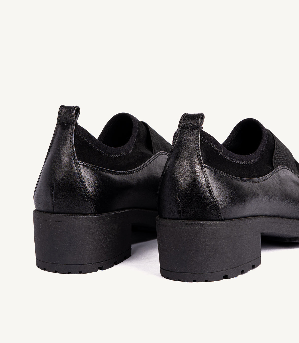 MILA EN CUIR ET DAIM NOIR – CL2505